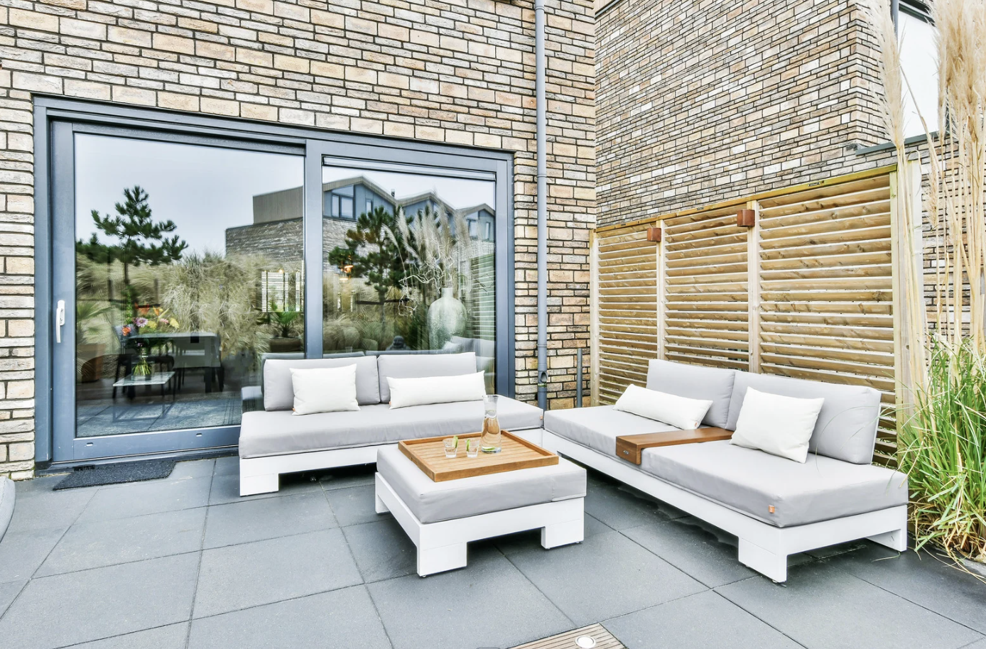 Terrasse avec carrelage